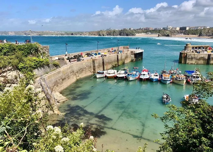 Stylish & Modern Home, Central Newquay W/Parking