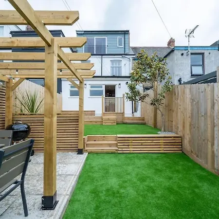 Stylish & Modern Home, Central Newquay W/Parking Exterior photo