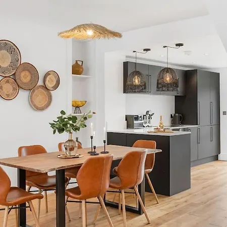 Stylish & Modern Home, Central Newquay W/Parking Exterior photo